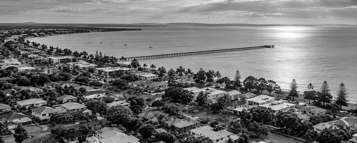 Hervey Bay foreshore and Urangan Pier from above